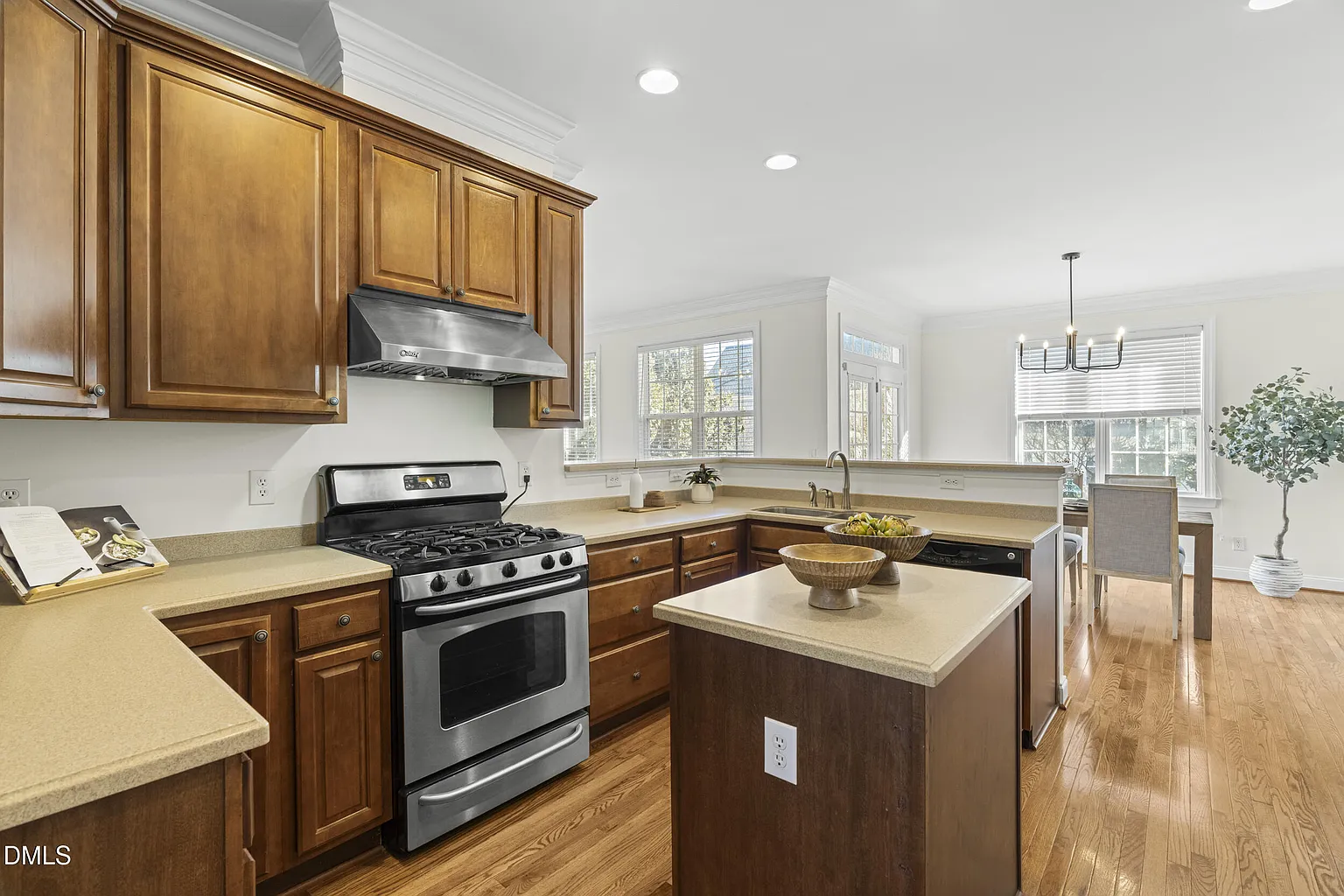 fed00556b4b41a0069b3bf535d844587 uncropped scaled within 1536 1152