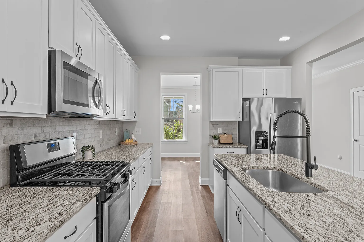 12c2920f770a276cdee8d2a68a15fe3b uncropped scaled within 1536 1152